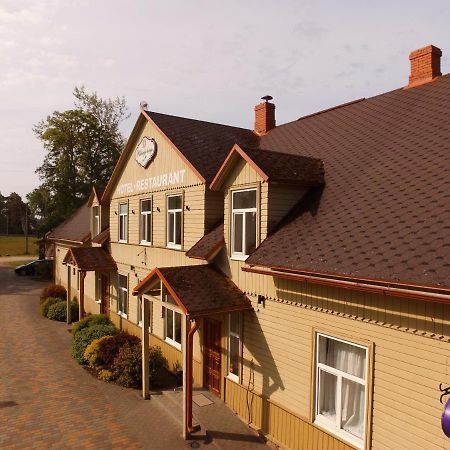 Pilsbergu Krogs Юркалне Екстериор снимка